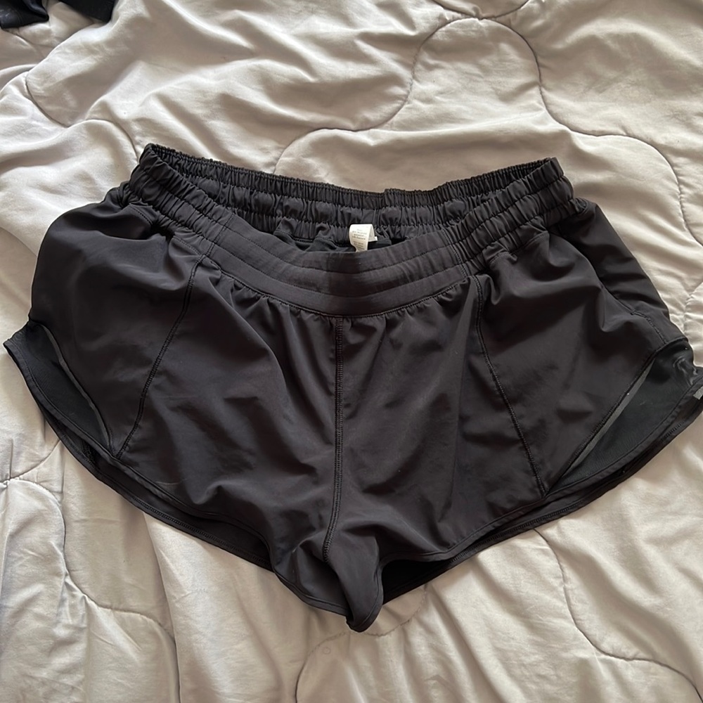 Lululemon hotty hot low rise shorts